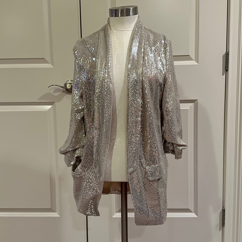 Fun sparkly cardigan with ruched sleeves and pockets, size small NWOT